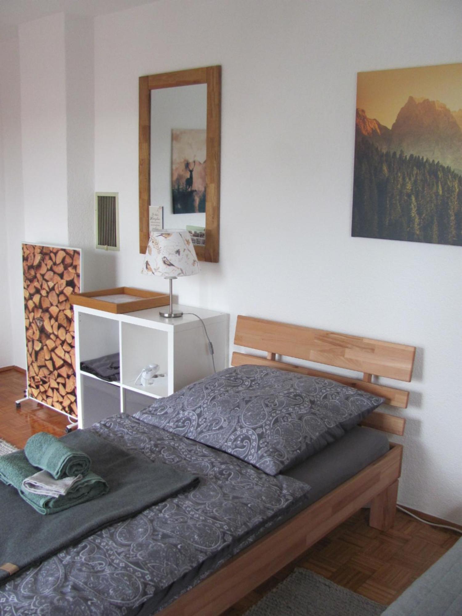 Gemütliches Balkonzimmer: Ruhige Sonnenlage mit WLAN und Flughafennähe Trunkelsberg Exterior photo