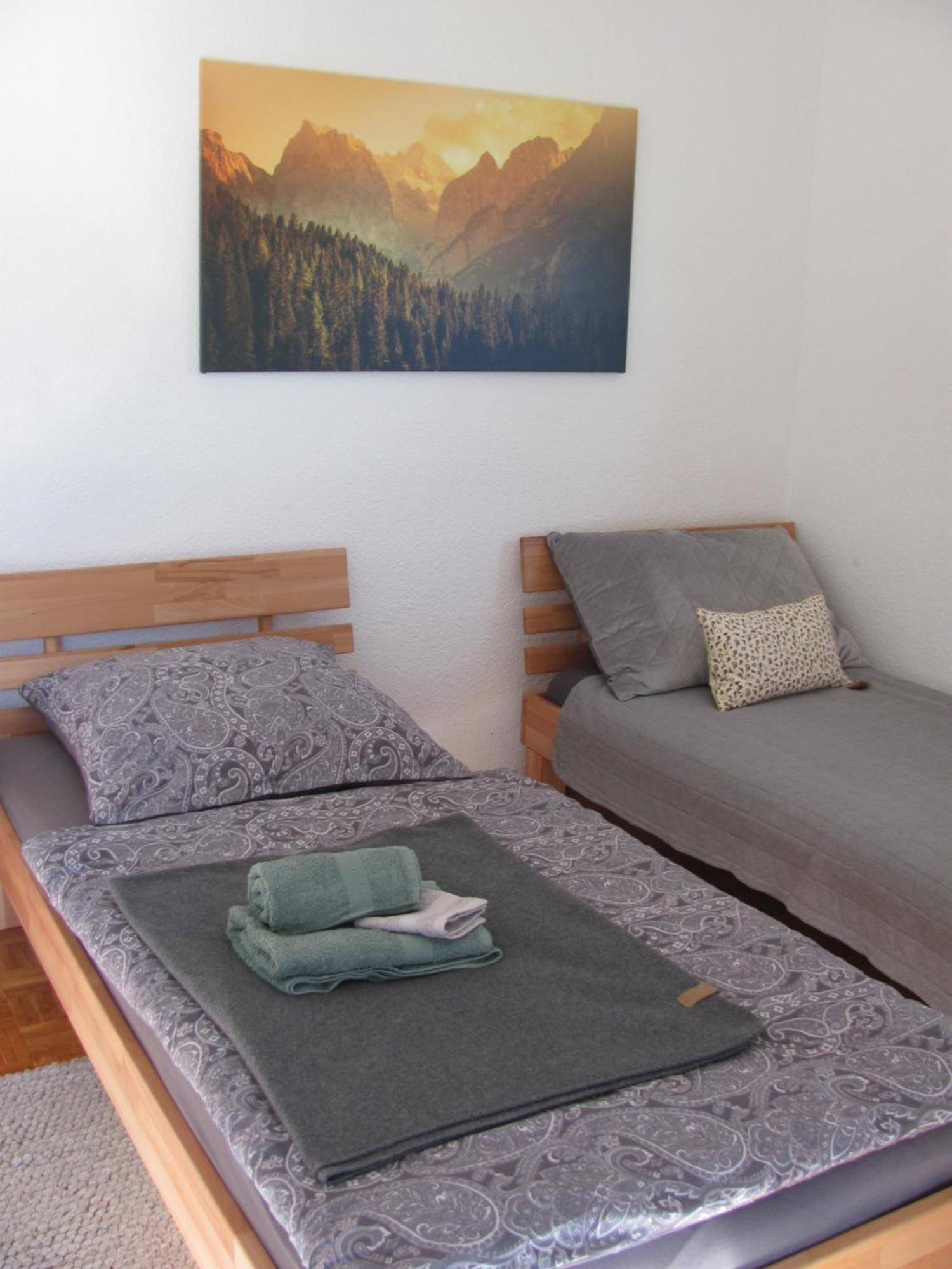 Gemütliches Balkonzimmer: Ruhige Sonnenlage mit WLAN und Flughafennähe Trunkelsberg Exterior photo