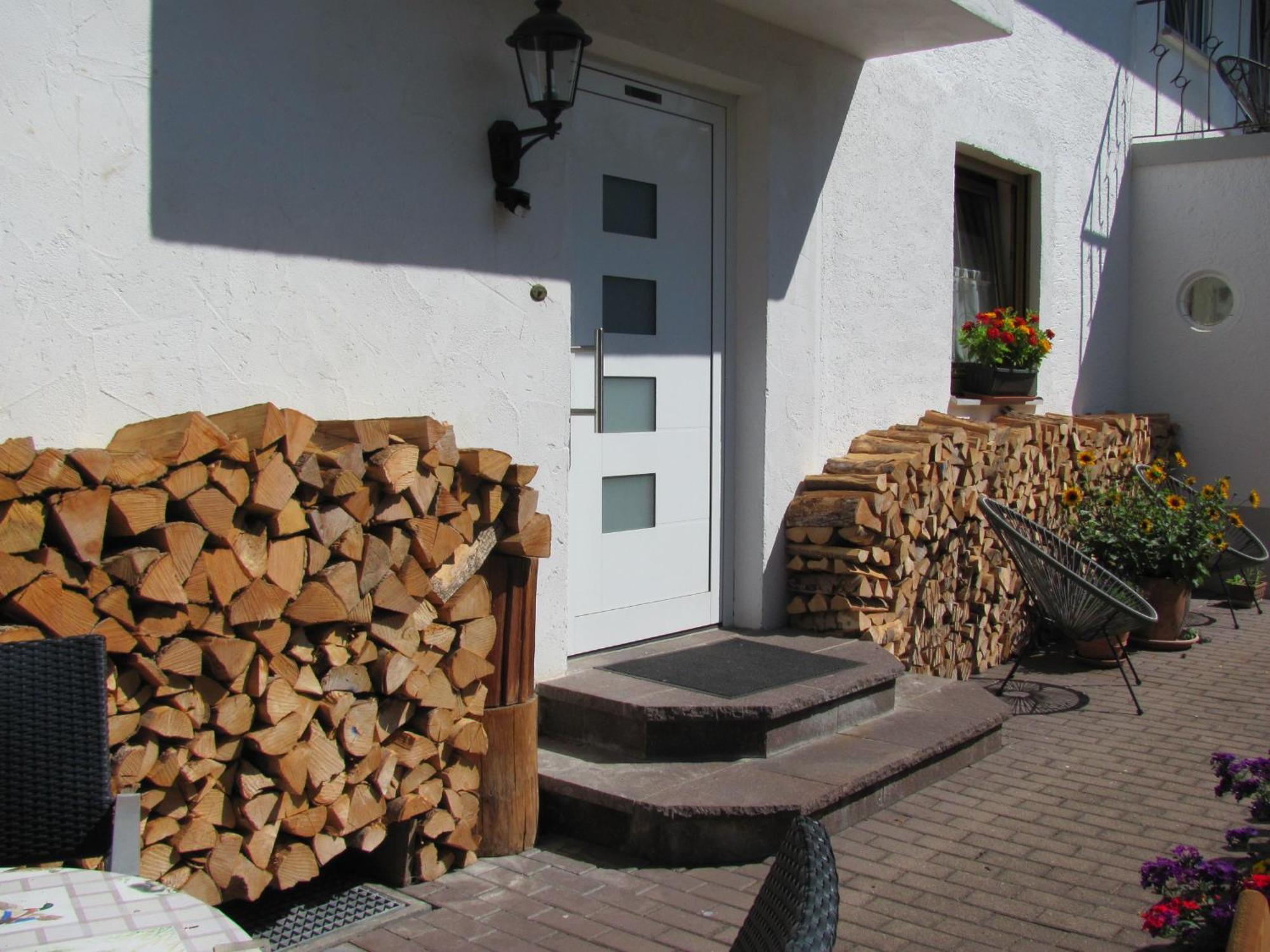 Gemütliches Balkonzimmer: Ruhige Sonnenlage mit WLAN und Flughafennähe Trunkelsberg Exterior photo
